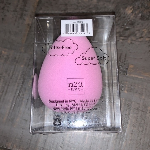 5/$25 M2U NYC Makeup Blending Sponge in Lavender Rabbit NEW In Box - Picture 2 of 2